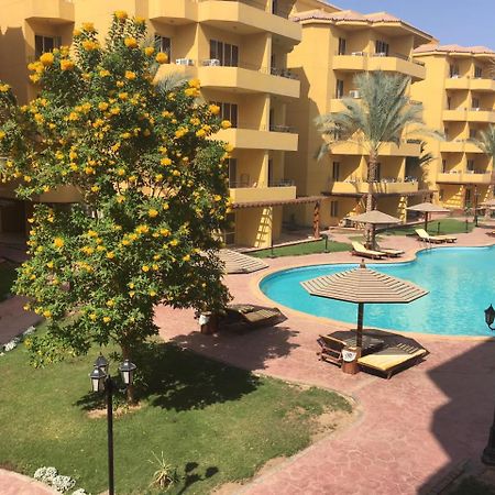 Pool View Apartment At British Resort - Unit 02 Хургада Екстер'єр фото