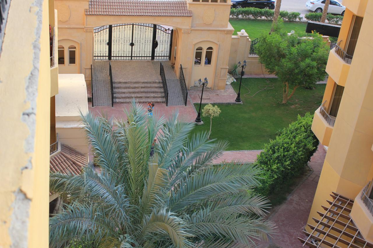 Pool View Apartment At British Resort - Unit 02 Хургада Екстер'єр фото